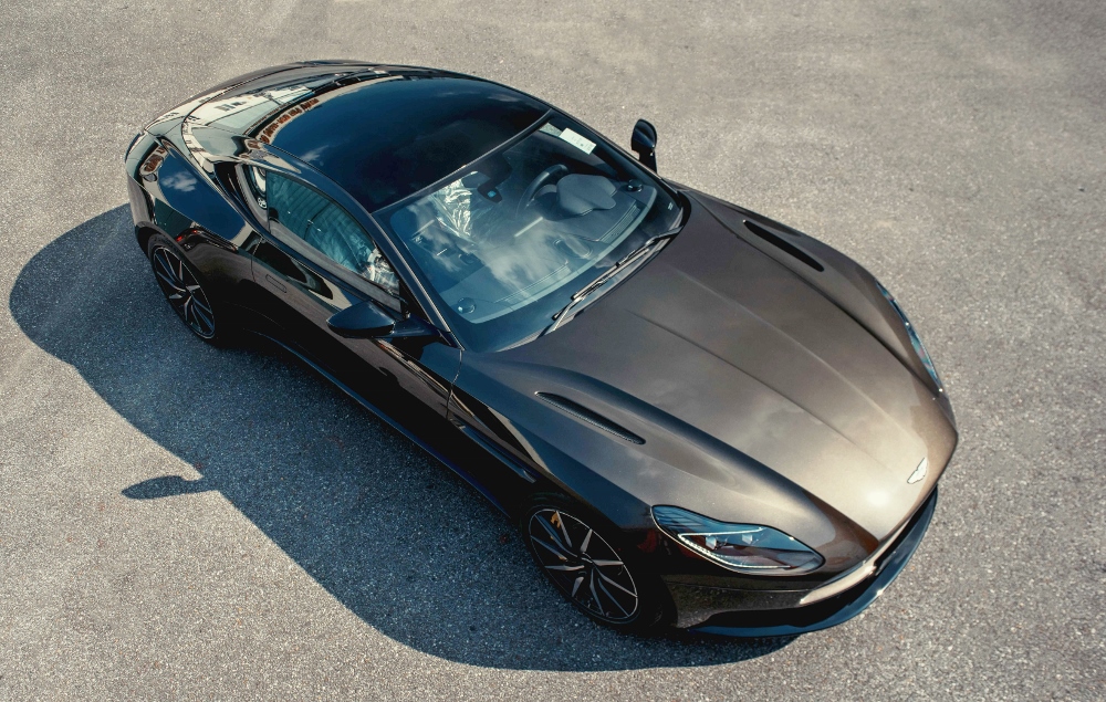 Siêu xe “điệp viên” Aston Martin DB11 V8 Kopi Bronze về Việt Nam